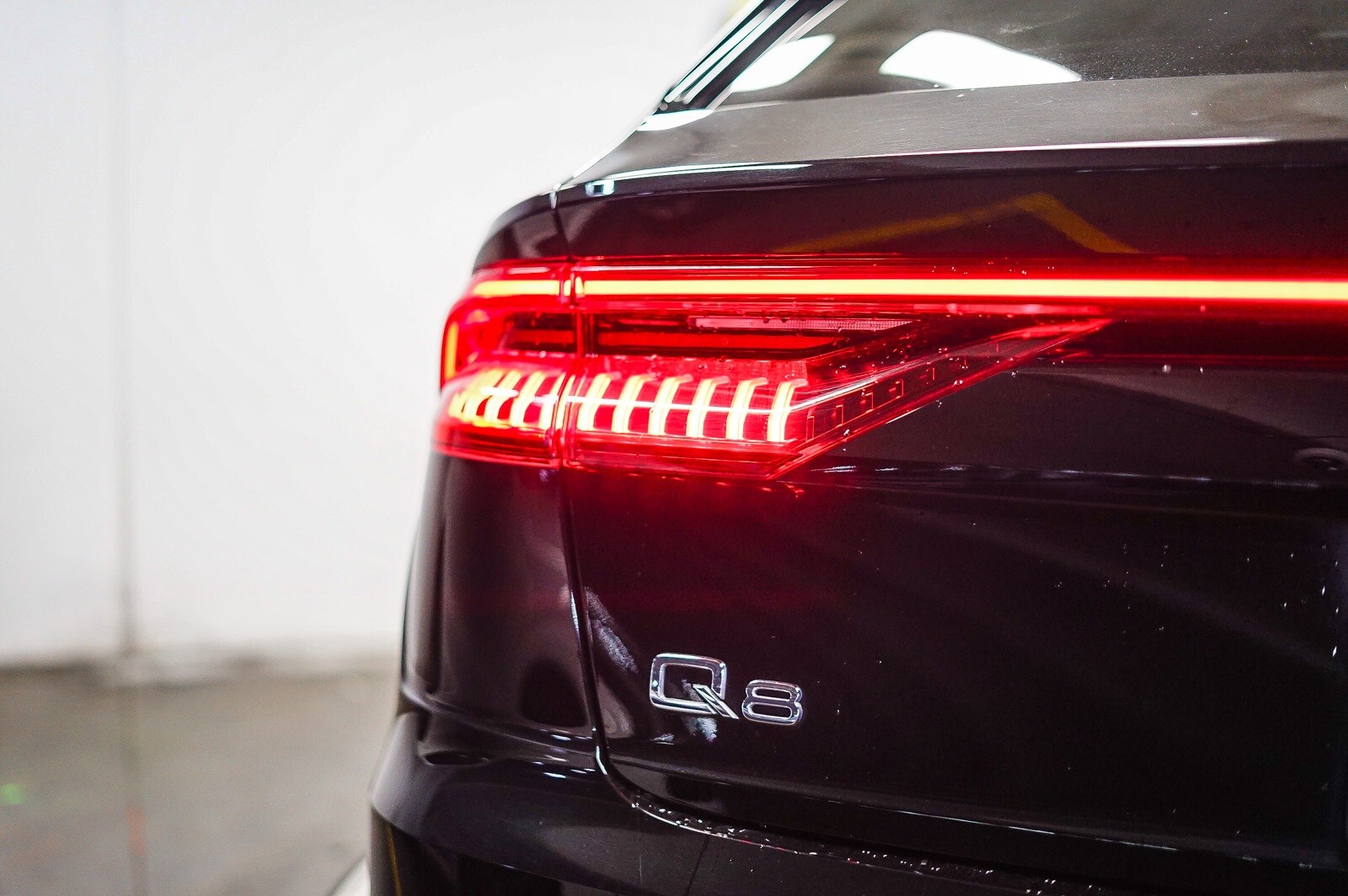 Thumbnail: 2022 Audi Q8 - 10