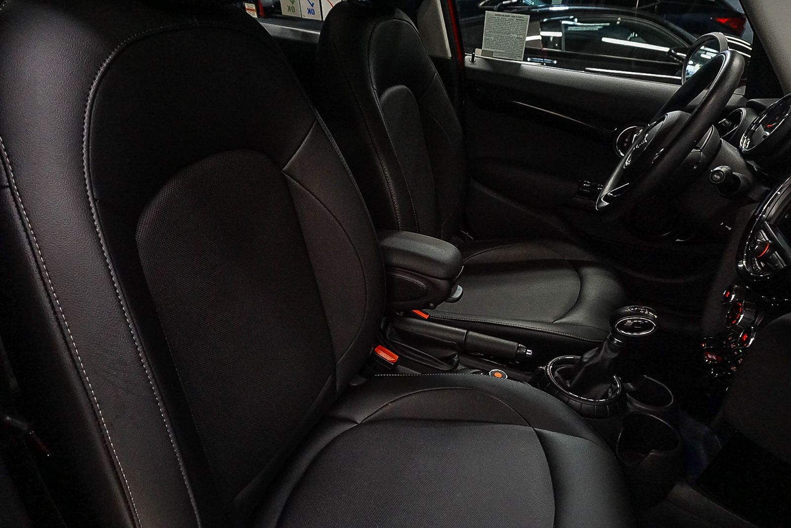 Thumbnail: 2016 MINI Cooper Hardtop - 16