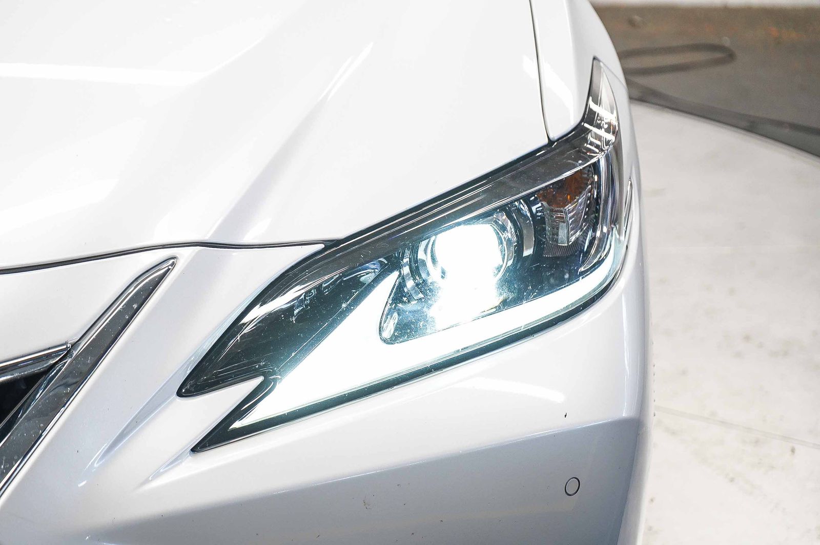 Thumbnail: 2025 Lexus ES - 7