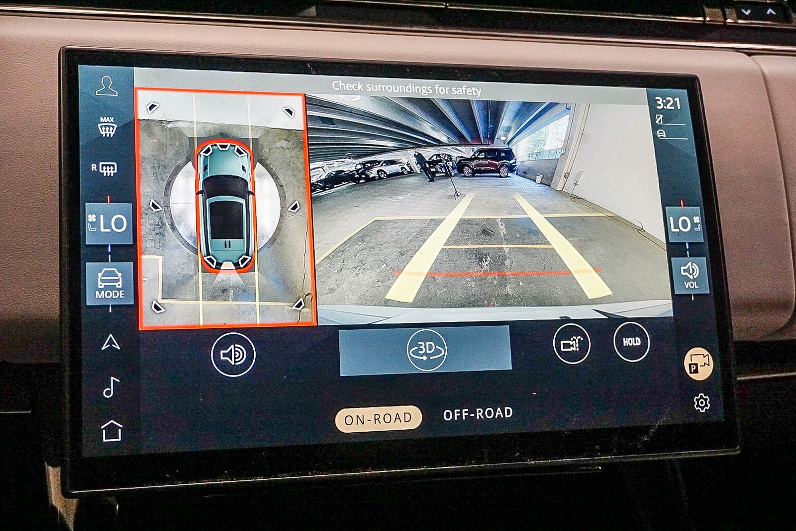 Thumbnail: 2025 Land Rover Range Rover Sport - 21