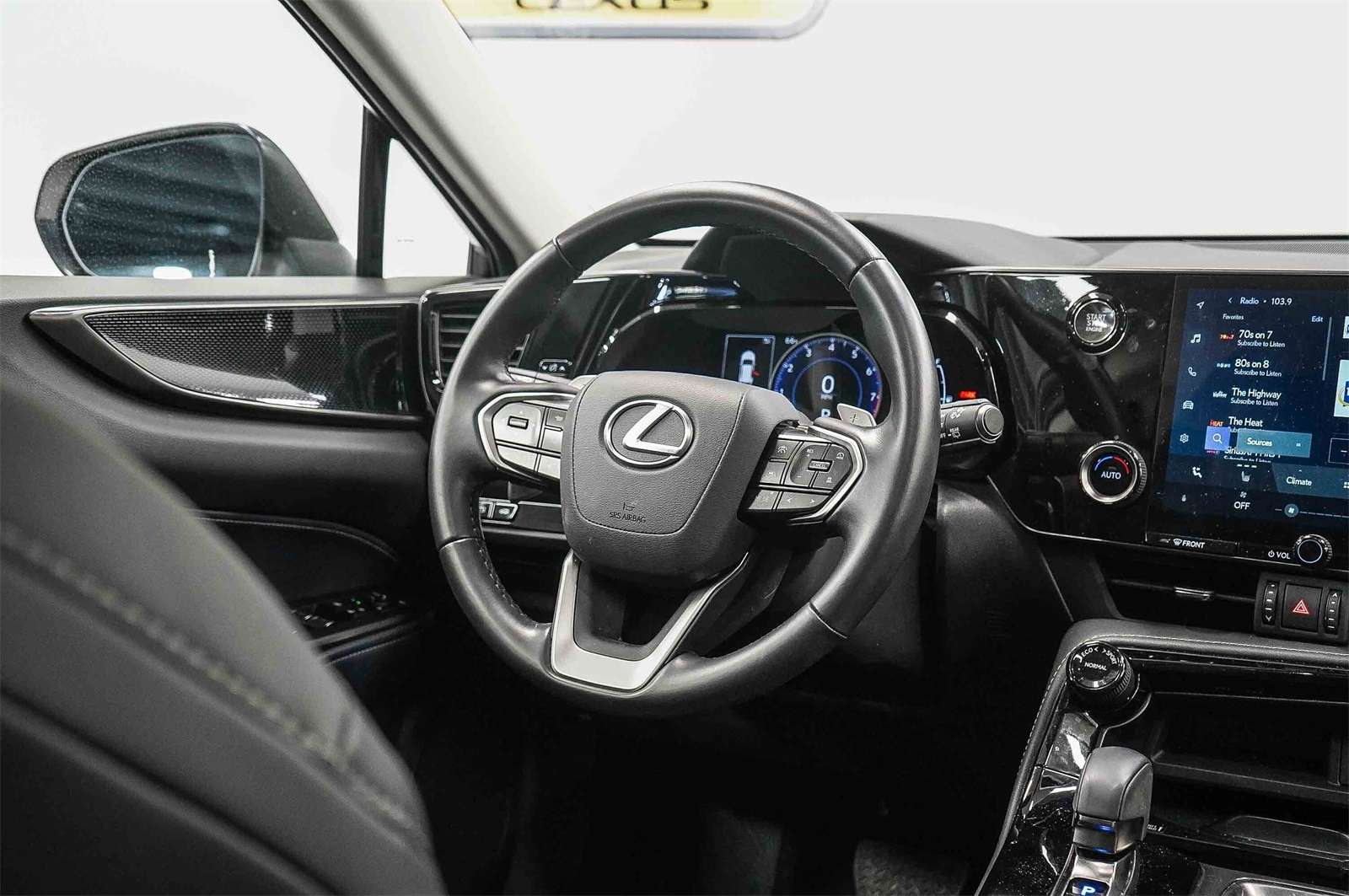 Thumbnail: 2025 Lexus ES - 14