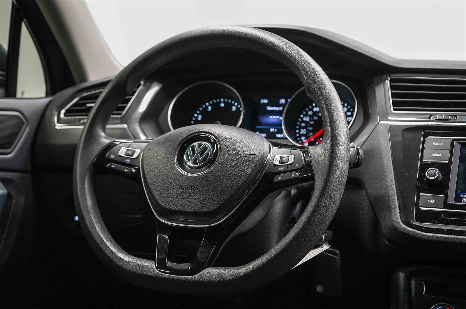 Thumbnail: 2019 Volkswagen Tiguan - 15