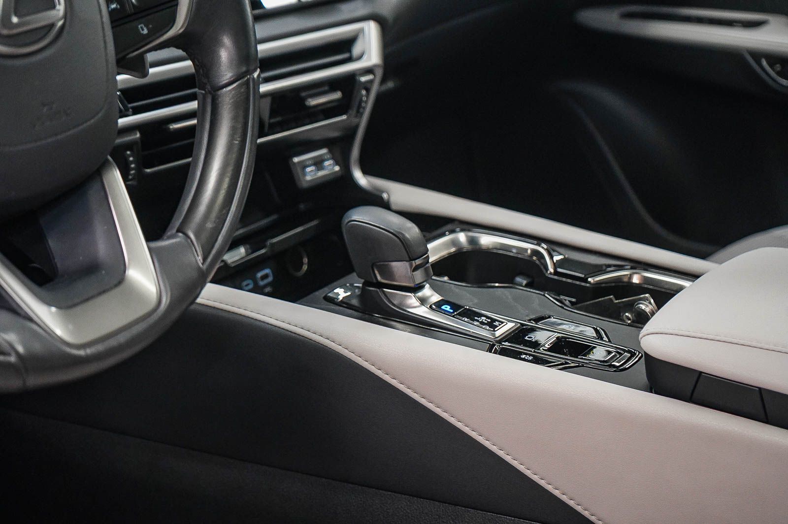 Thumbnail: 2023 Lexus RX - 23