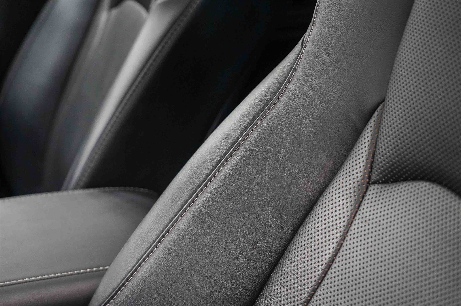 Thumbnail: 2020 Lexus RX - 19