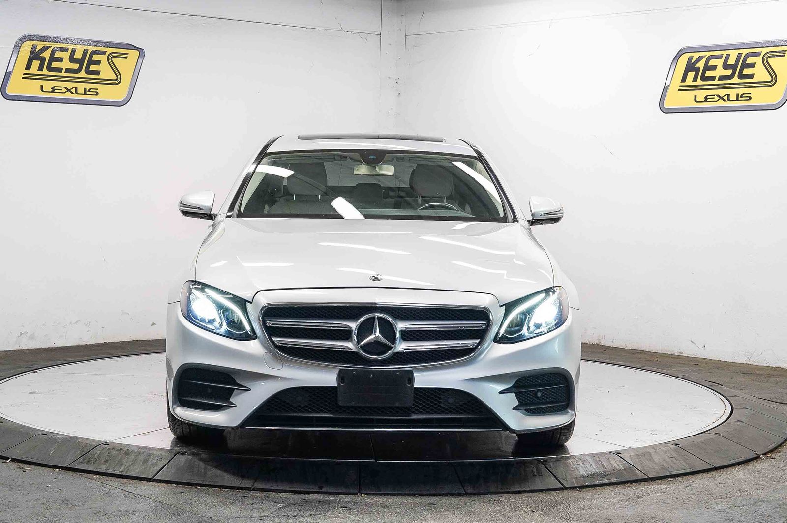 Thumbnail: 2019 Mercedes-Benz E-Class - 6