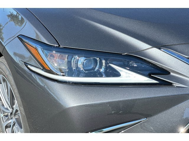 Thumbnail: 2025 Lexus ES - 10