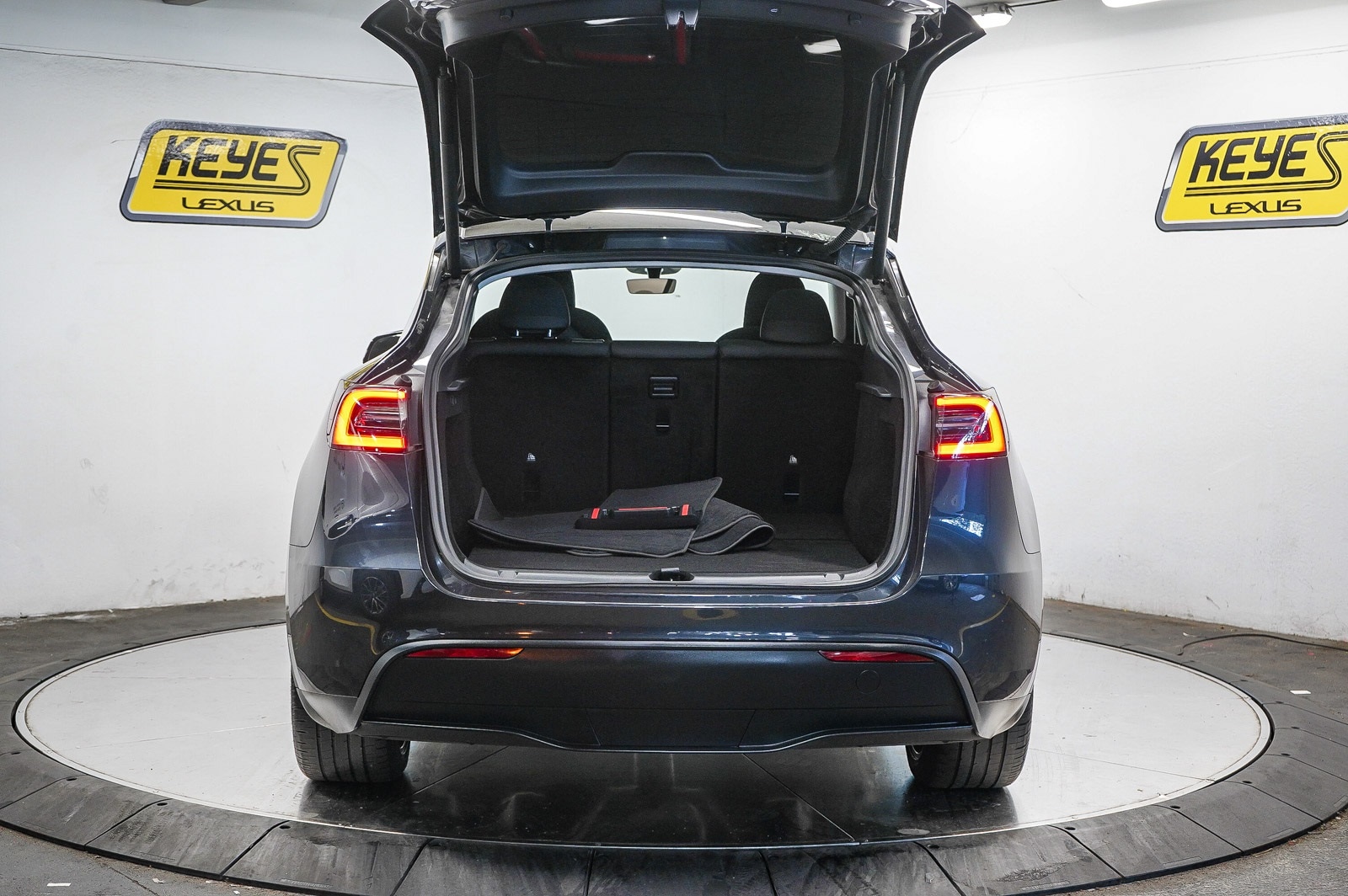 Thumbnail: 2025 Tesla Model Y - 25