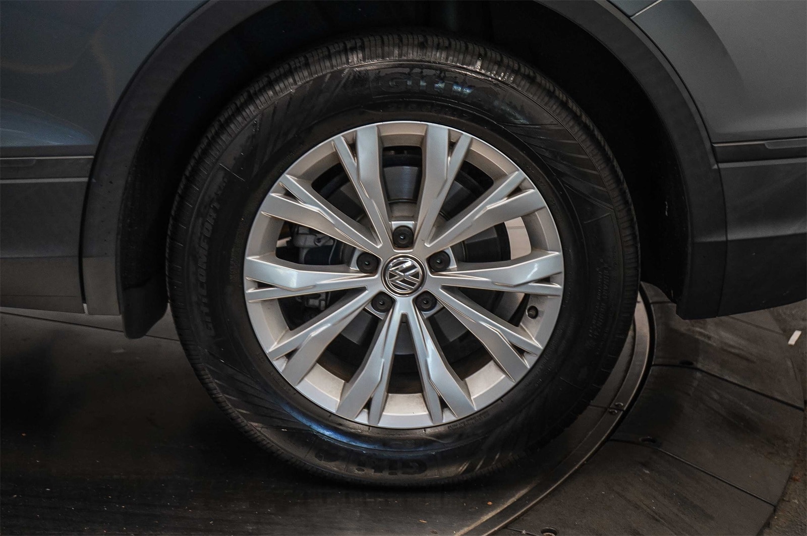 Thumbnail: 2019 Volkswagen Tiguan - 10