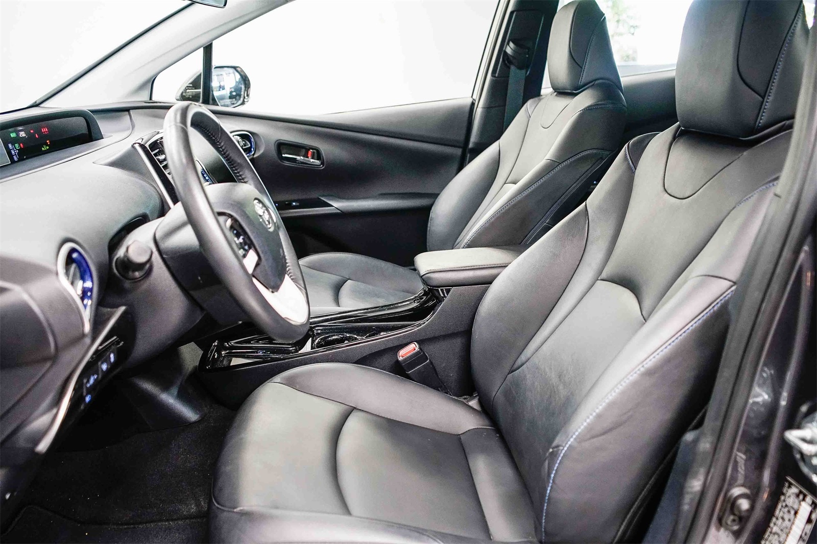 Thumbnail: 2017 Toyota Prius - 16