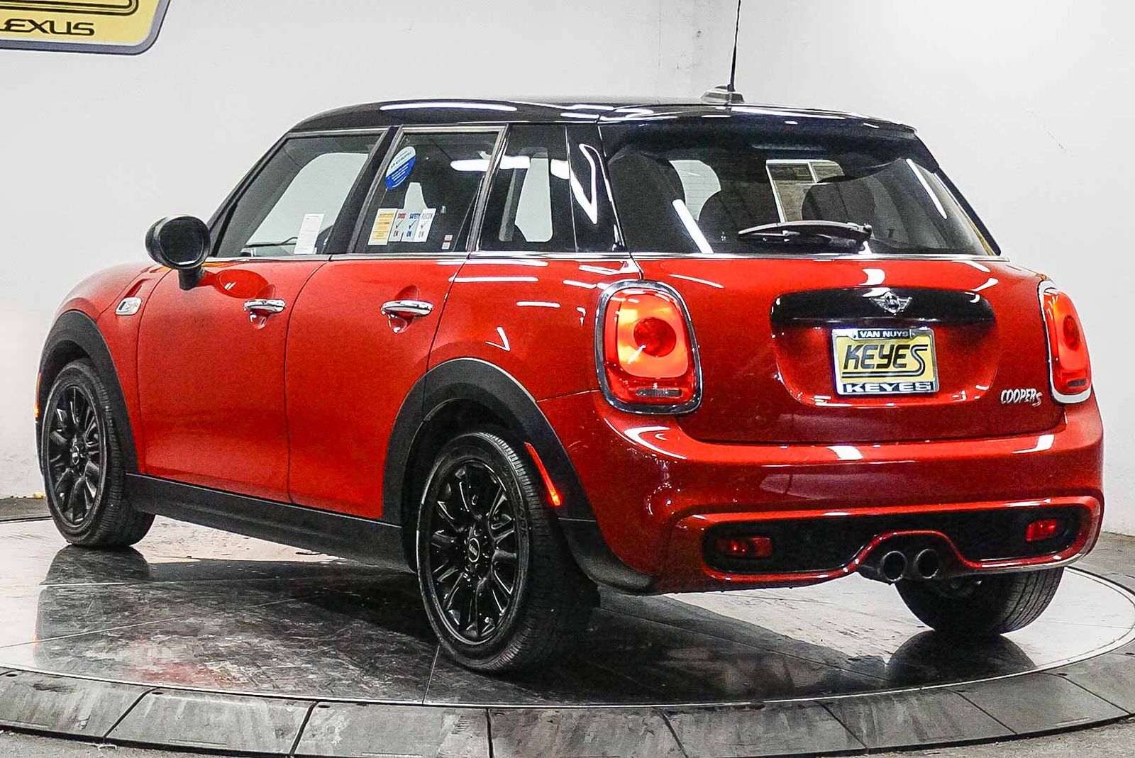 Thumbnail: 2016 MINI Cooper Hardtop - 2