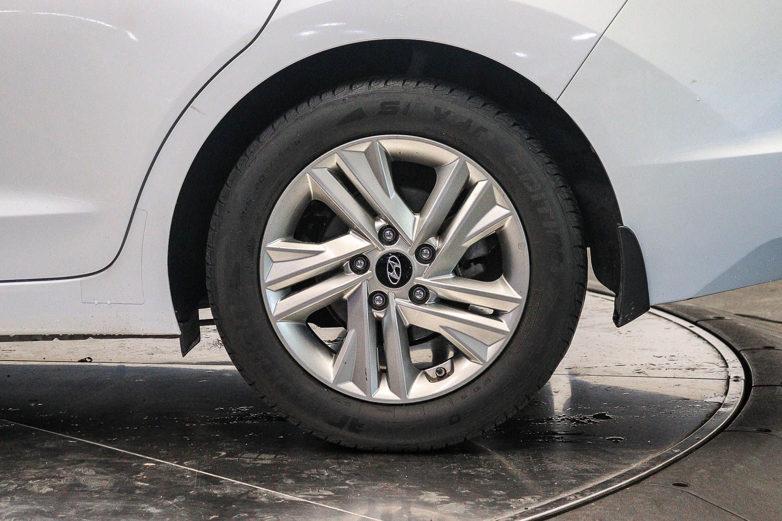 Thumbnail: 2020 Hyundai Elantra - 7