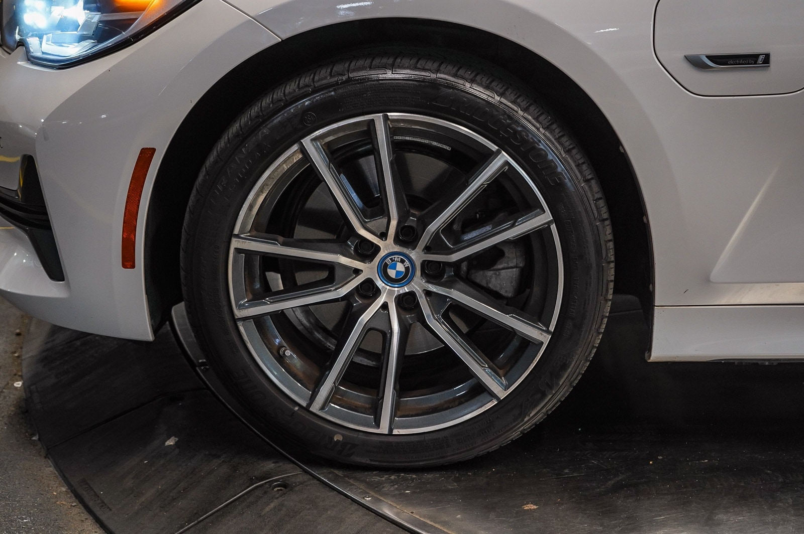Thumbnail: 2022 BMW 3 Series - 9