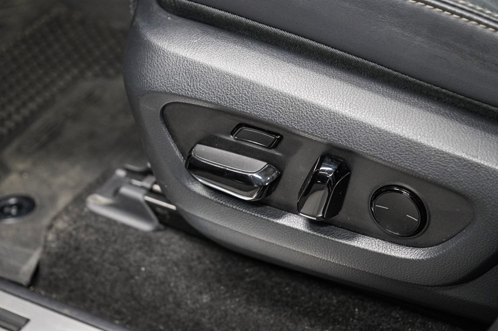 Thumbnail: 2025 Lexus GX - 23