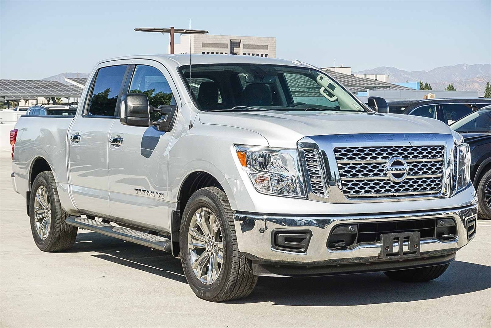 Thumbnail: 2018 Nissan Titan - 5