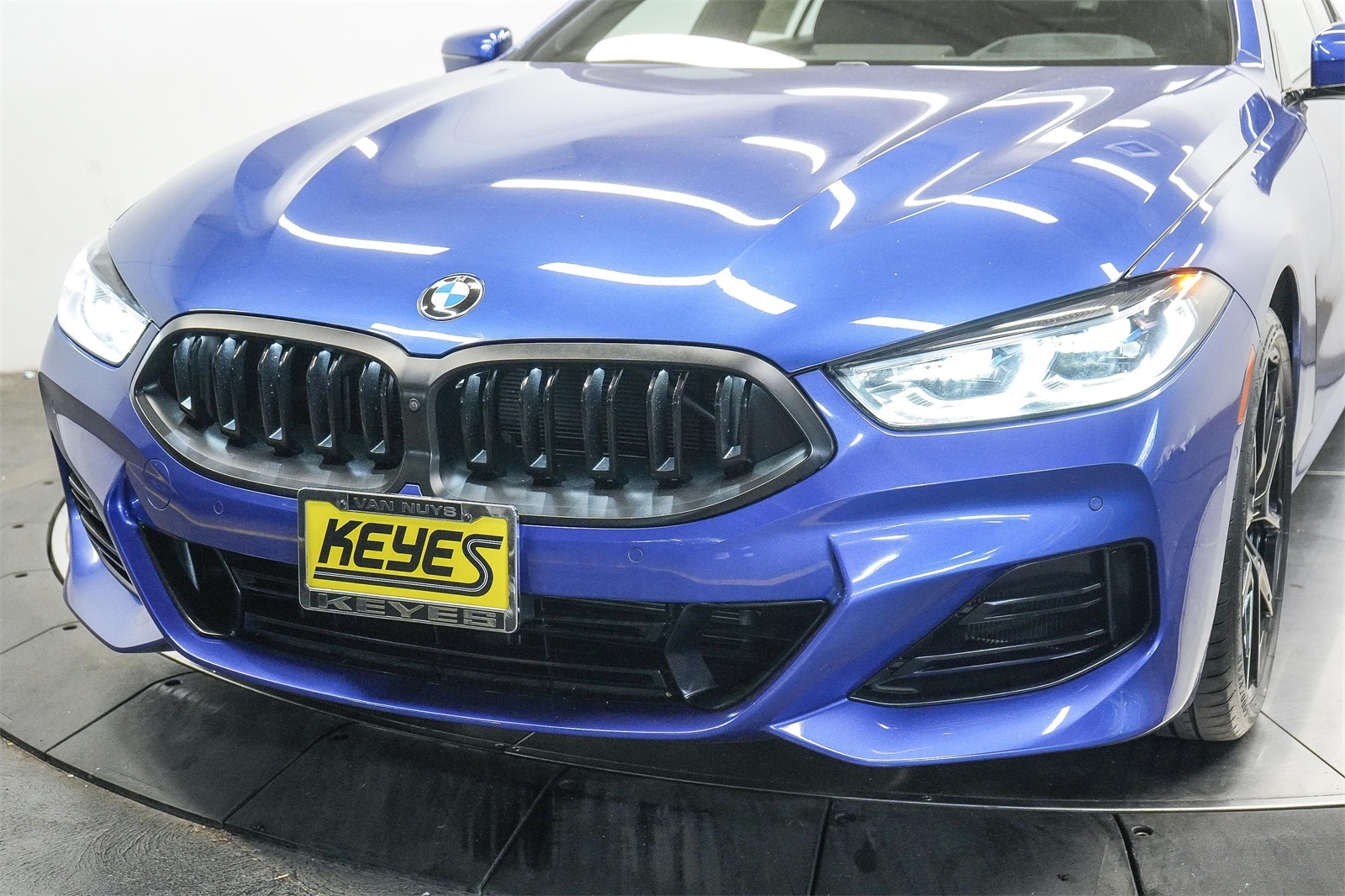 Thumbnail: 2025 BMW 8 Series - 8