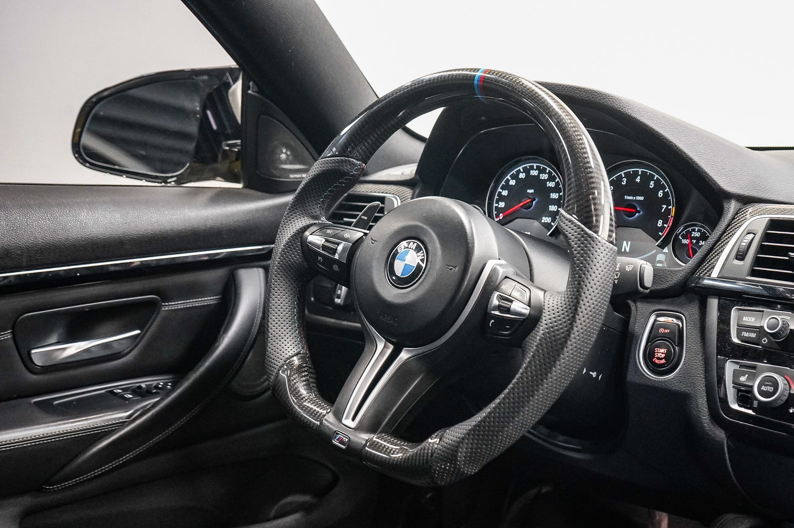Thumbnail: 2016 BMW M4 - 15