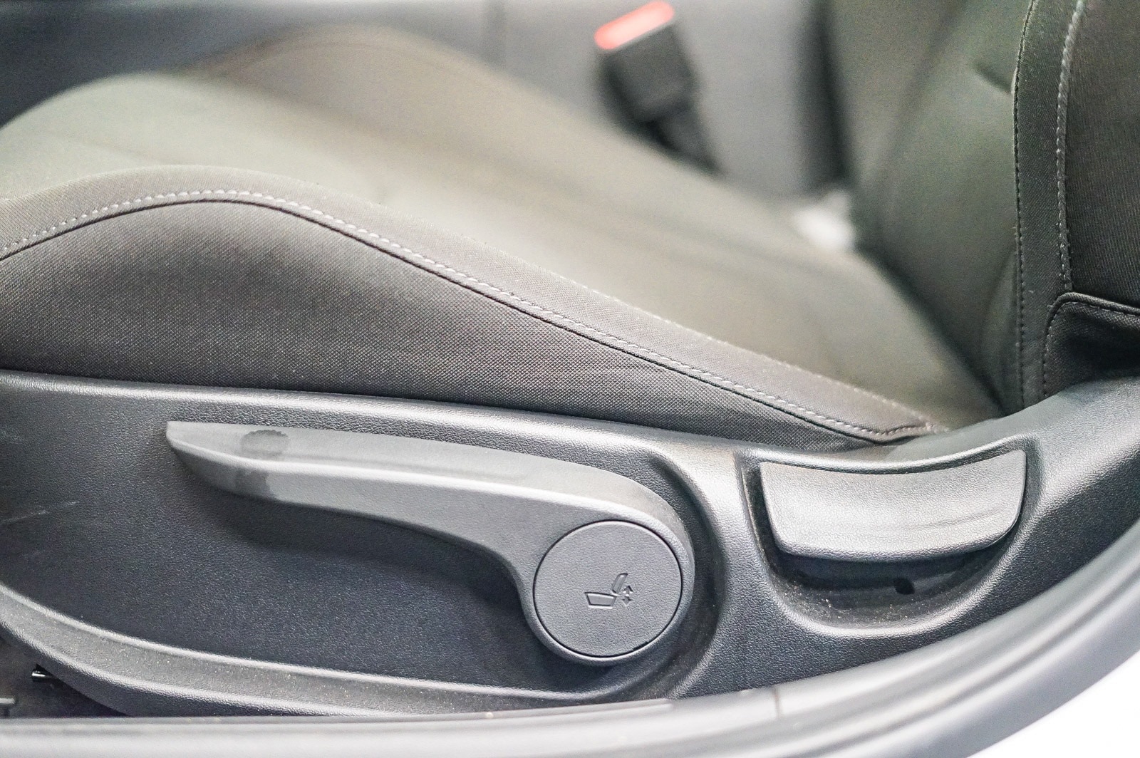 Thumbnail: 2025 Hyundai Elantra - 23