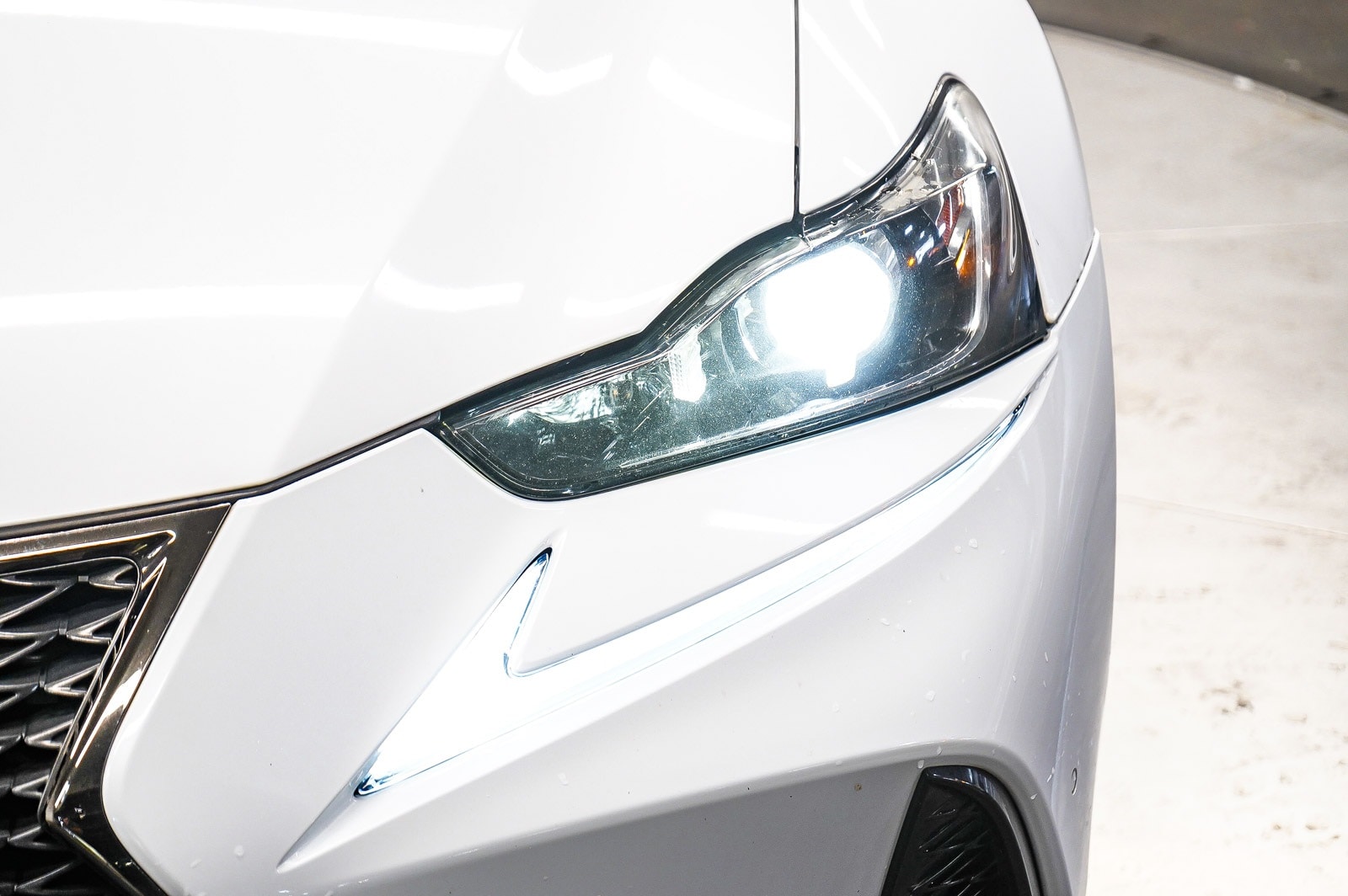 Thumbnail: 2019 Lexus IS - 7