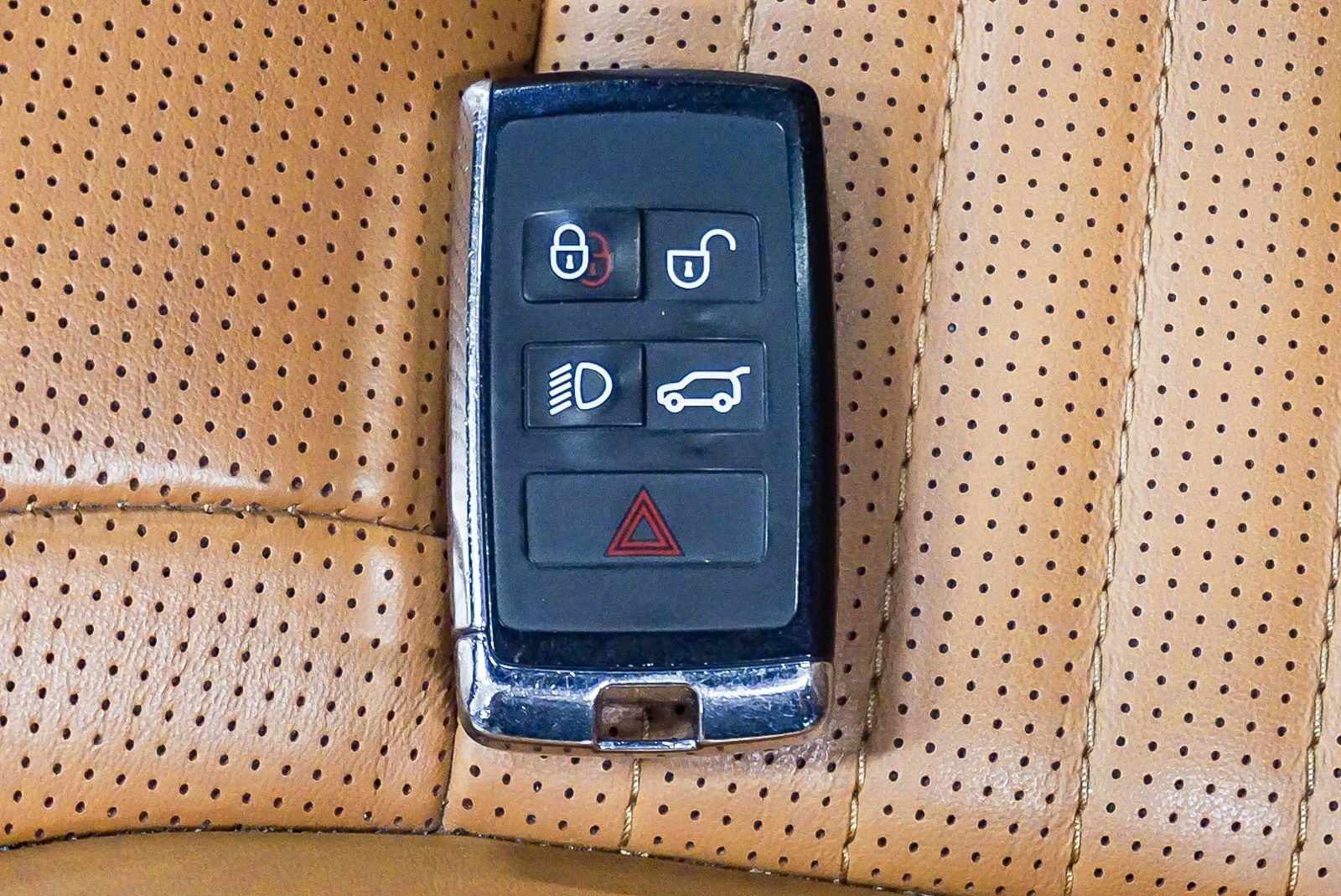 Thumbnail: 2019 Land Rover Discovery - 22