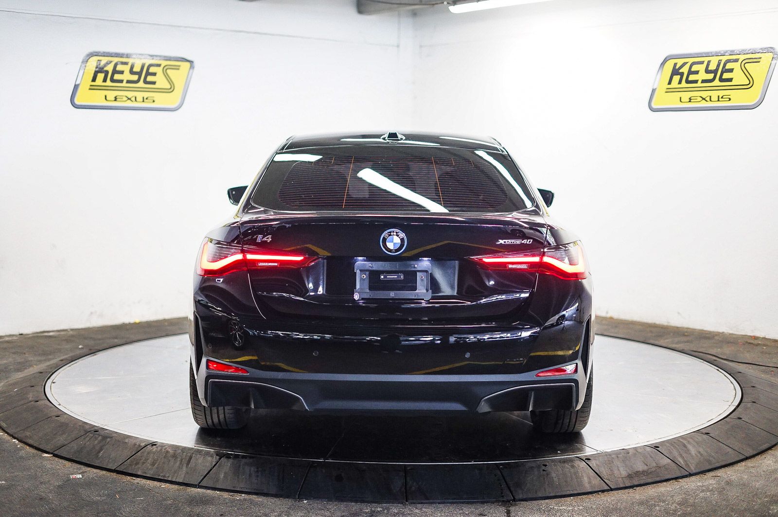 Thumbnail: 2025 BMW i4 - 3