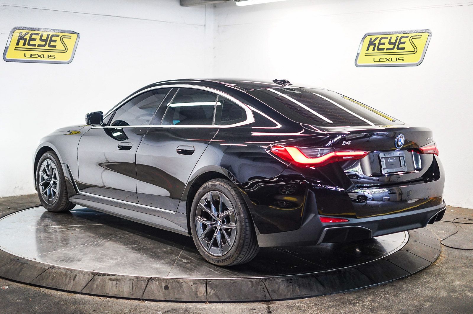 Thumbnail: 2025 BMW i4 - 2