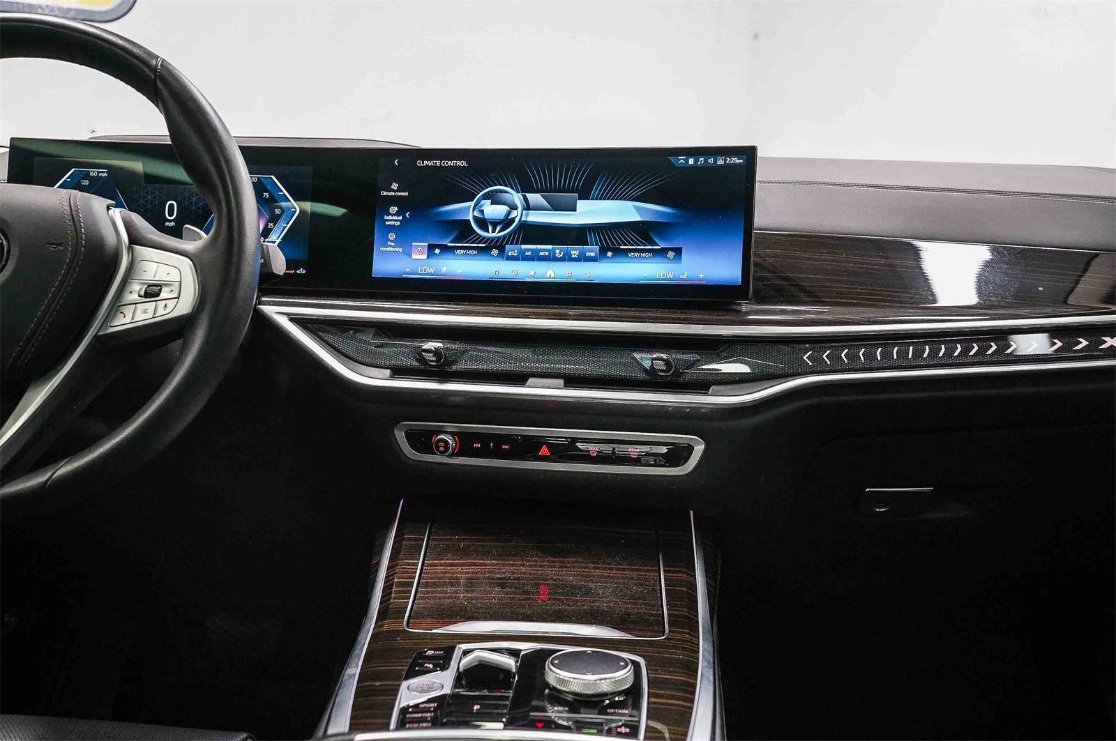 Thumbnail: 2024 BMW X7 - 13