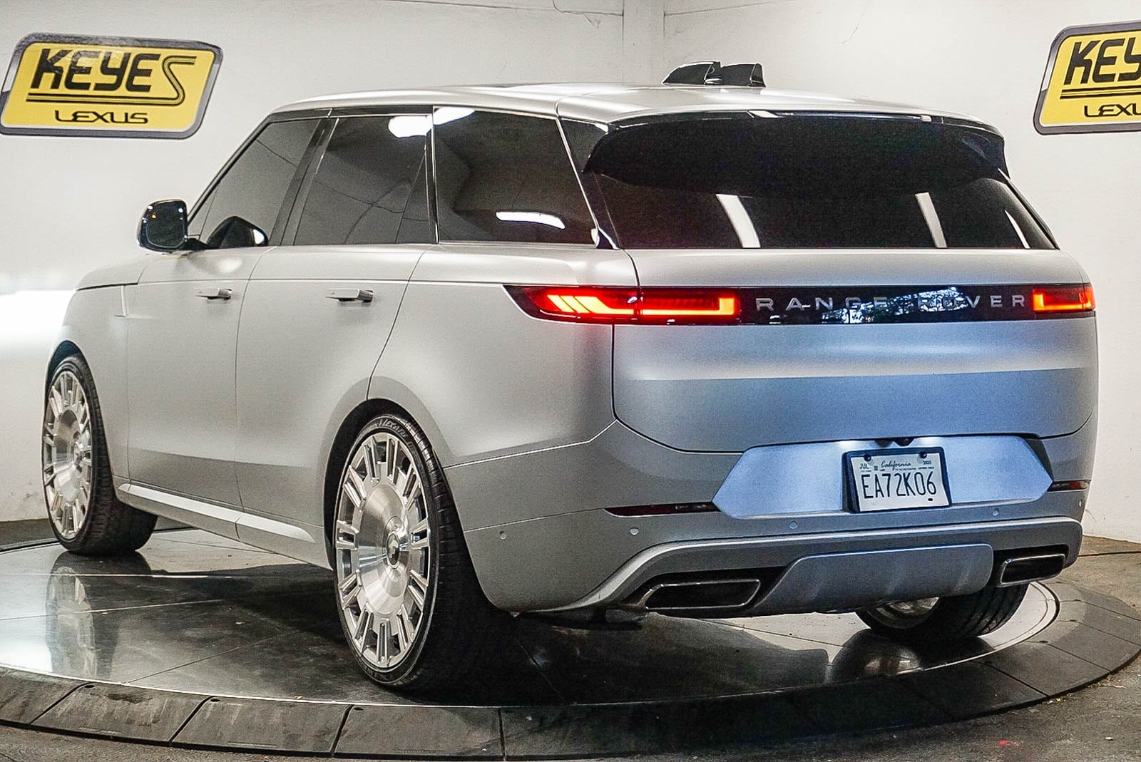 Thumbnail: 2025 Land Rover Range Rover Sport - 2