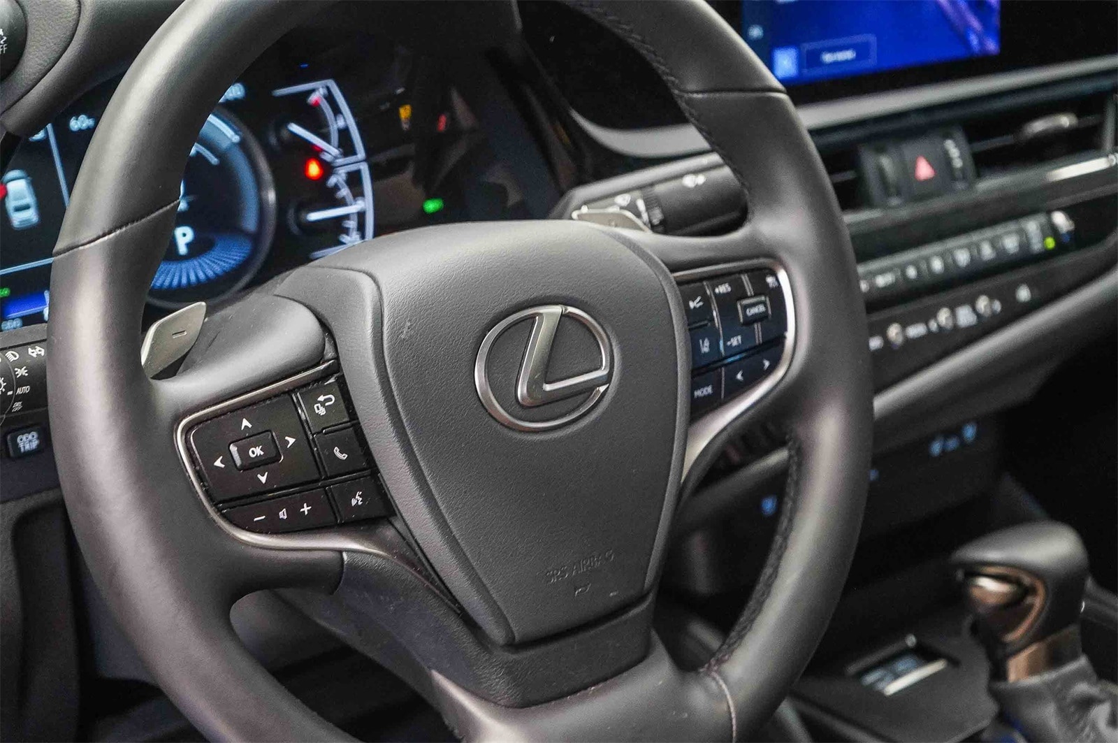 Thumbnail: 2025 Lexus ES - 20