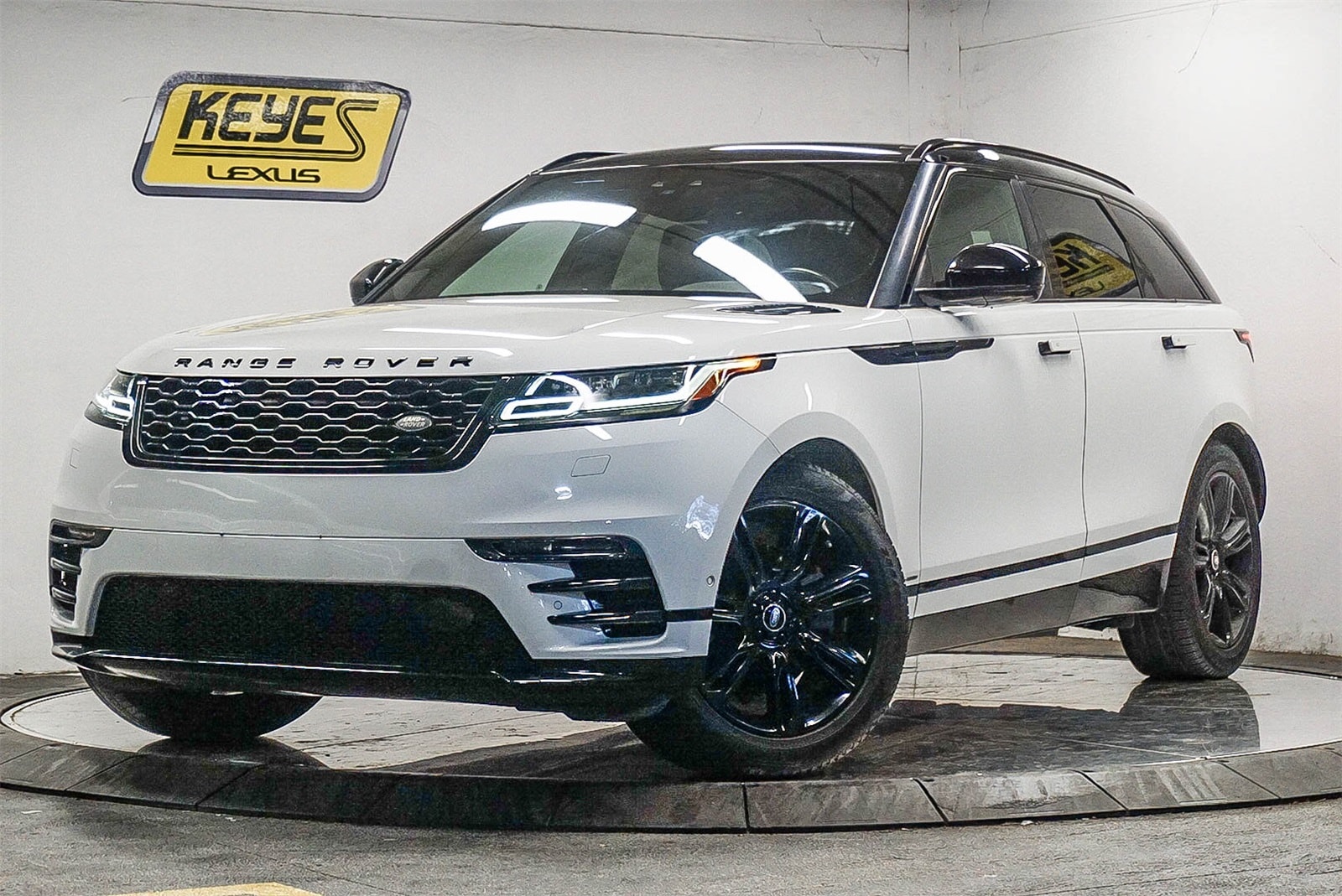 Thumbnail: 2019 Land Rover Range Rover Velar - 1