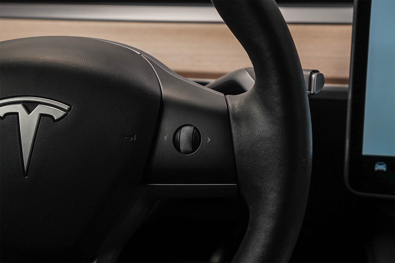 Thumbnail: 2023 Tesla Model 3 - 17