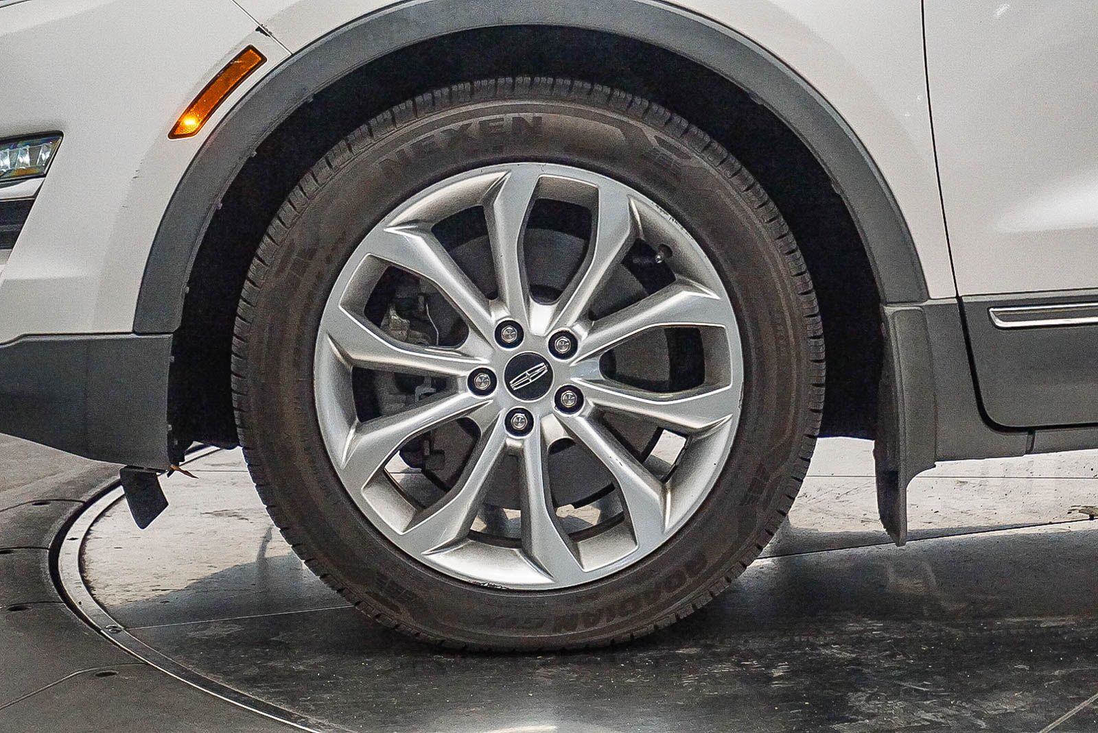 Thumbnail: 2017 Lincoln MKC - 9