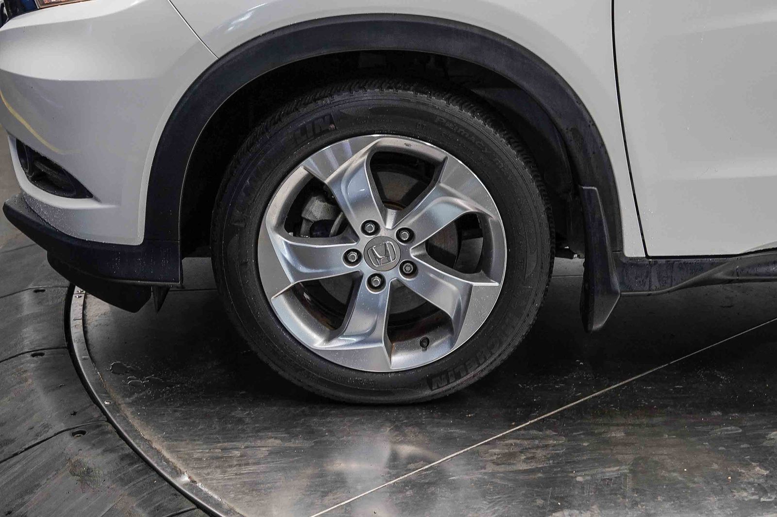 Thumbnail: 2016 Honda HR-V - 8
