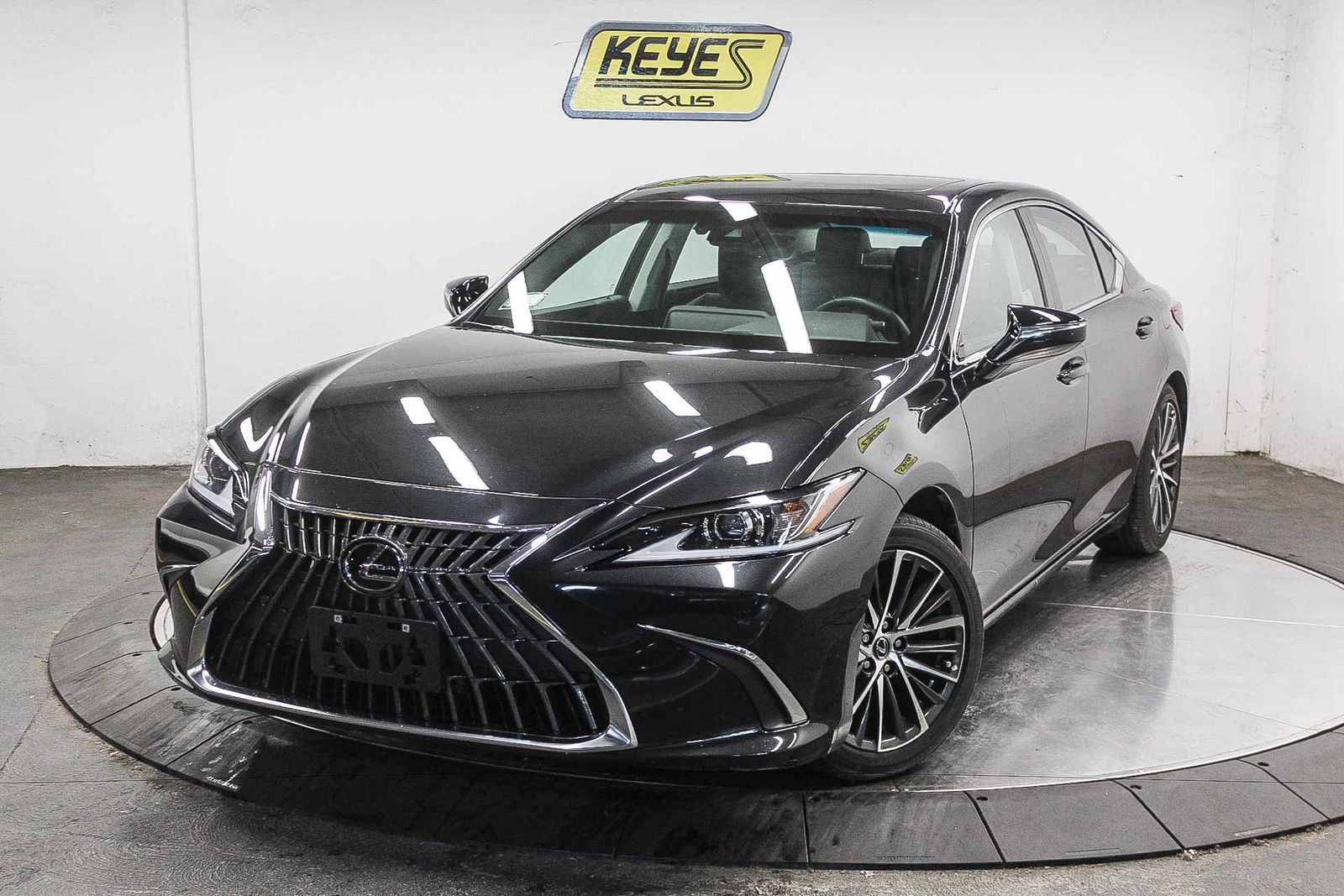 Thumbnail: 2025 Lexus ES - 1