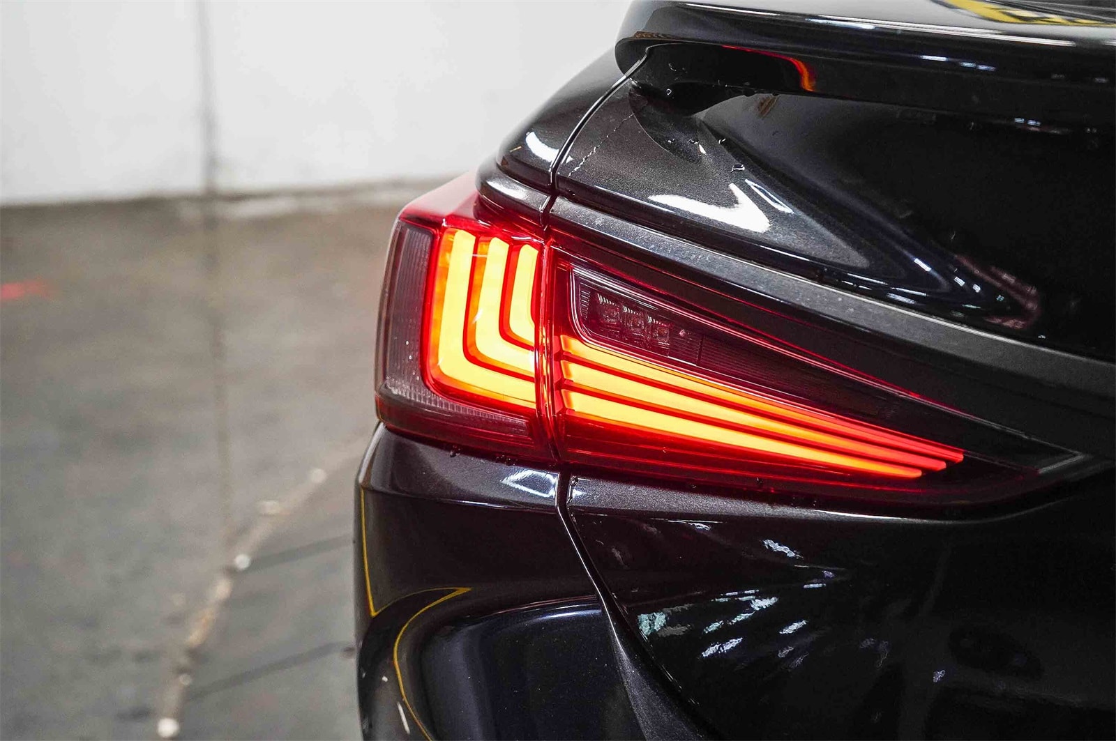 Thumbnail: 2023 Lexus ES - 11