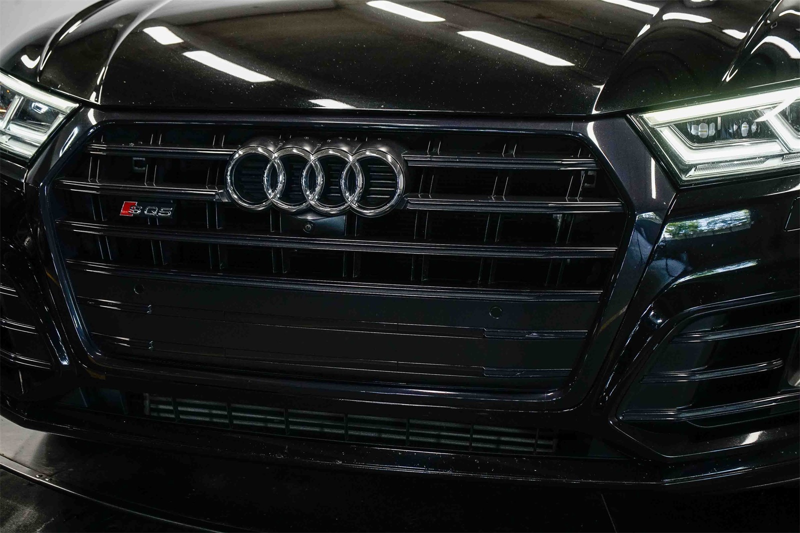 Thumbnail: 2018 Audi SQ5 - 8