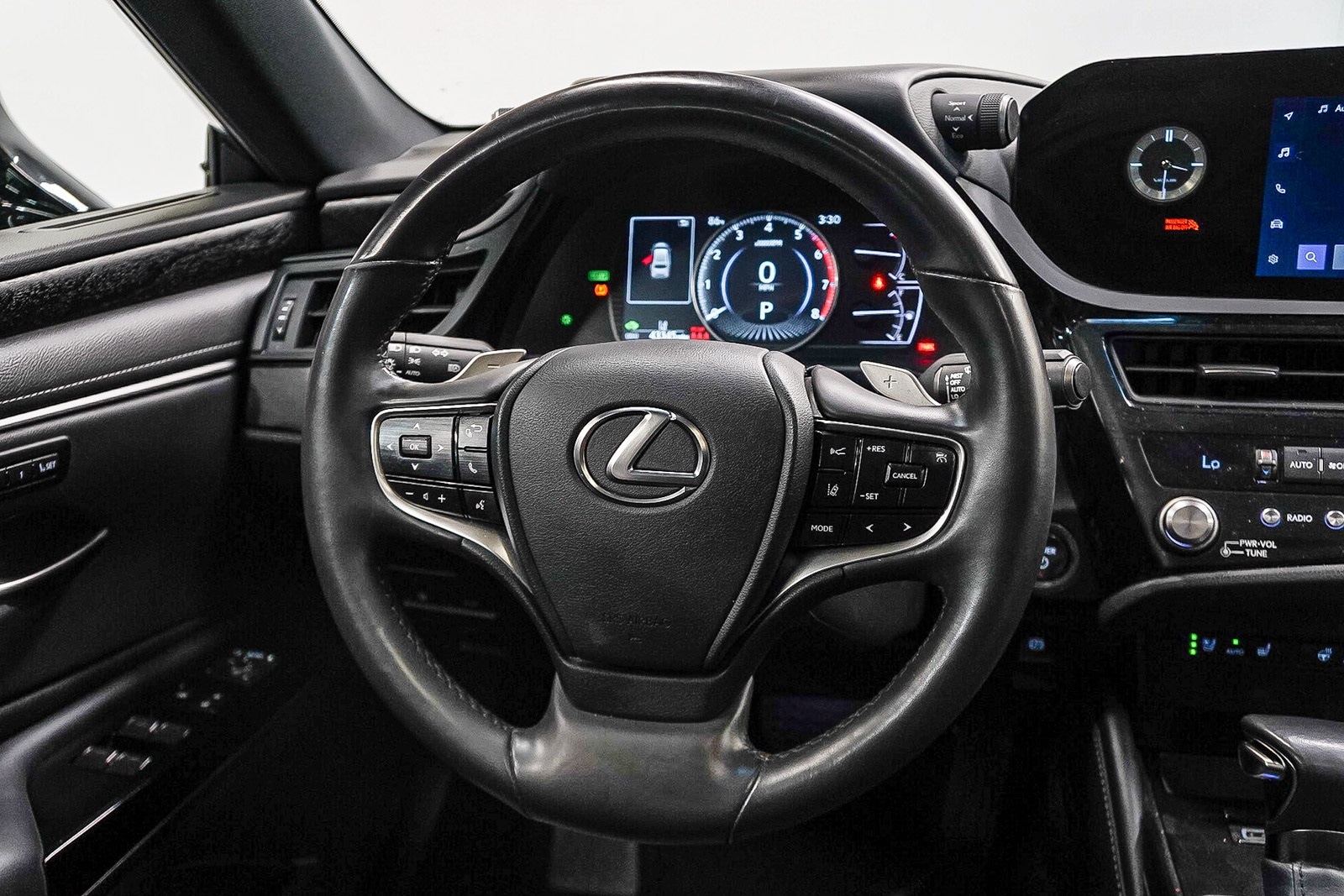 Thumbnail: 2024 Lexus ES - 15