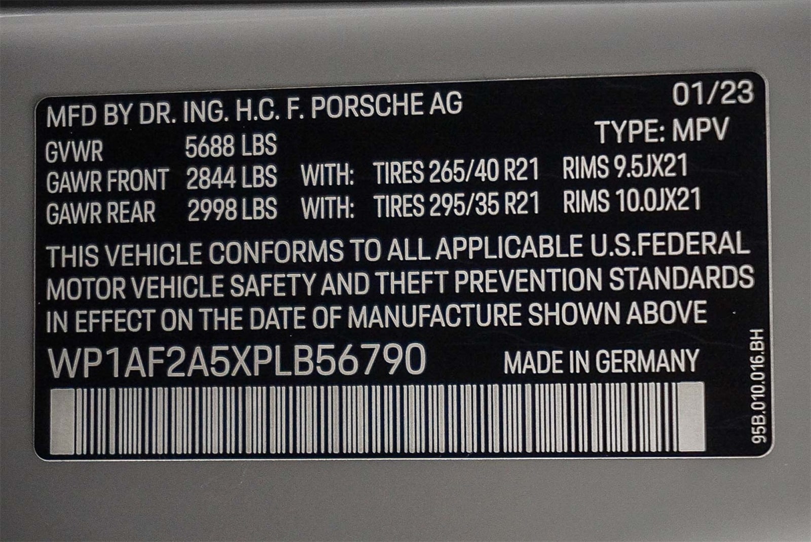 Thumbnail: 2023 Porsche Macan - 33