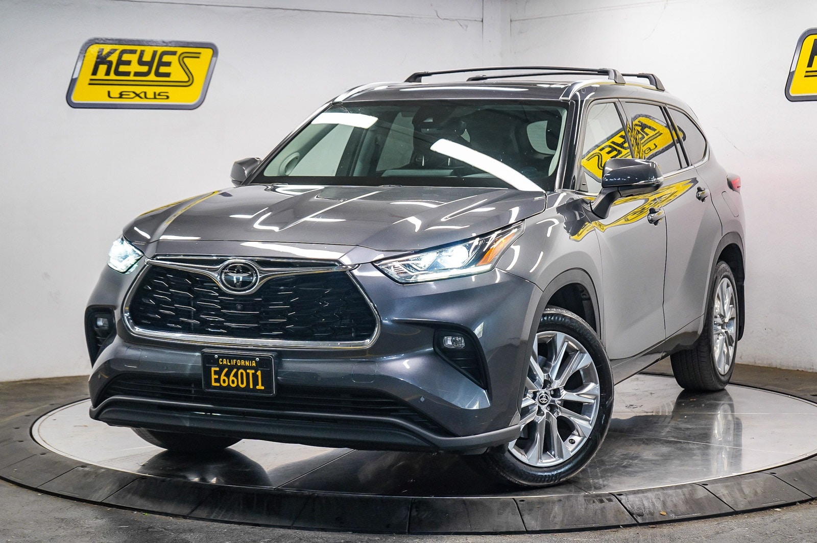 Thumbnail: 2022 Toyota Highlander - 1