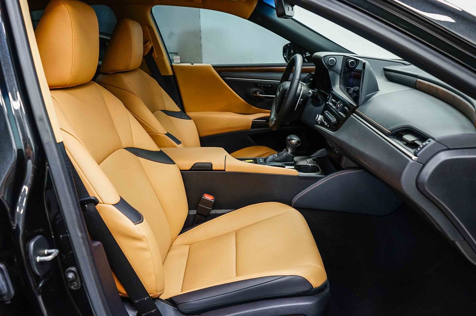 Thumbnail: 2025 Lexus ES - 15