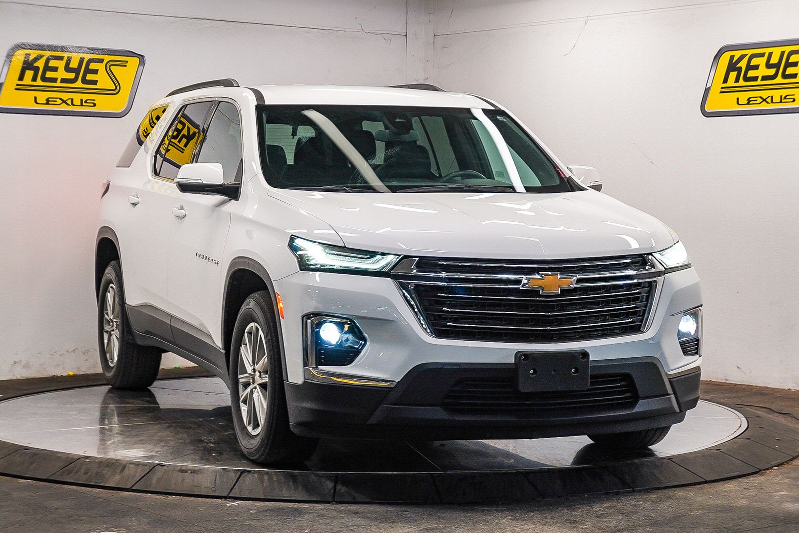 Thumbnail: 2023 Chevrolet Traverse - 5