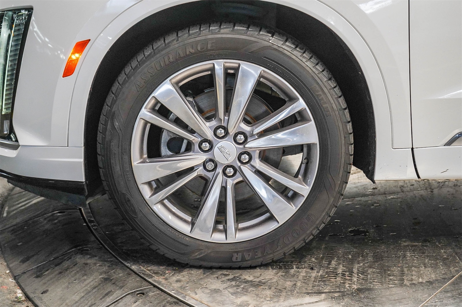 Thumbnail: 2020 Cadillac XT6 - 9