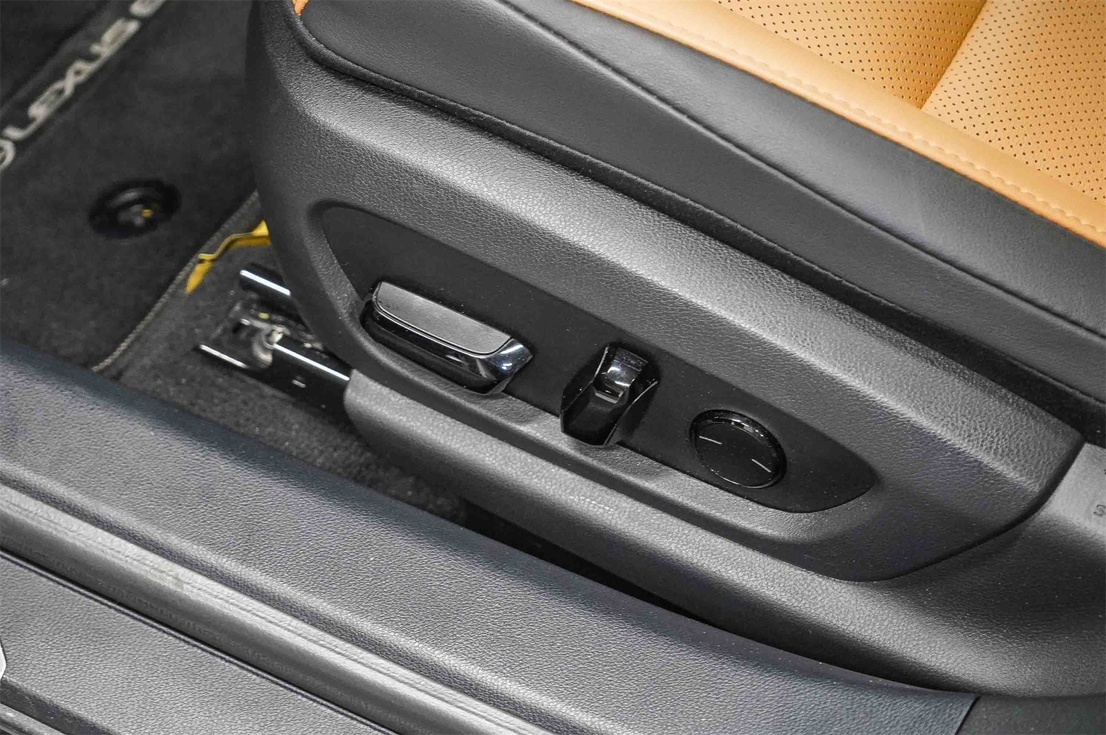 Thumbnail: 2025 Lexus ES - 23