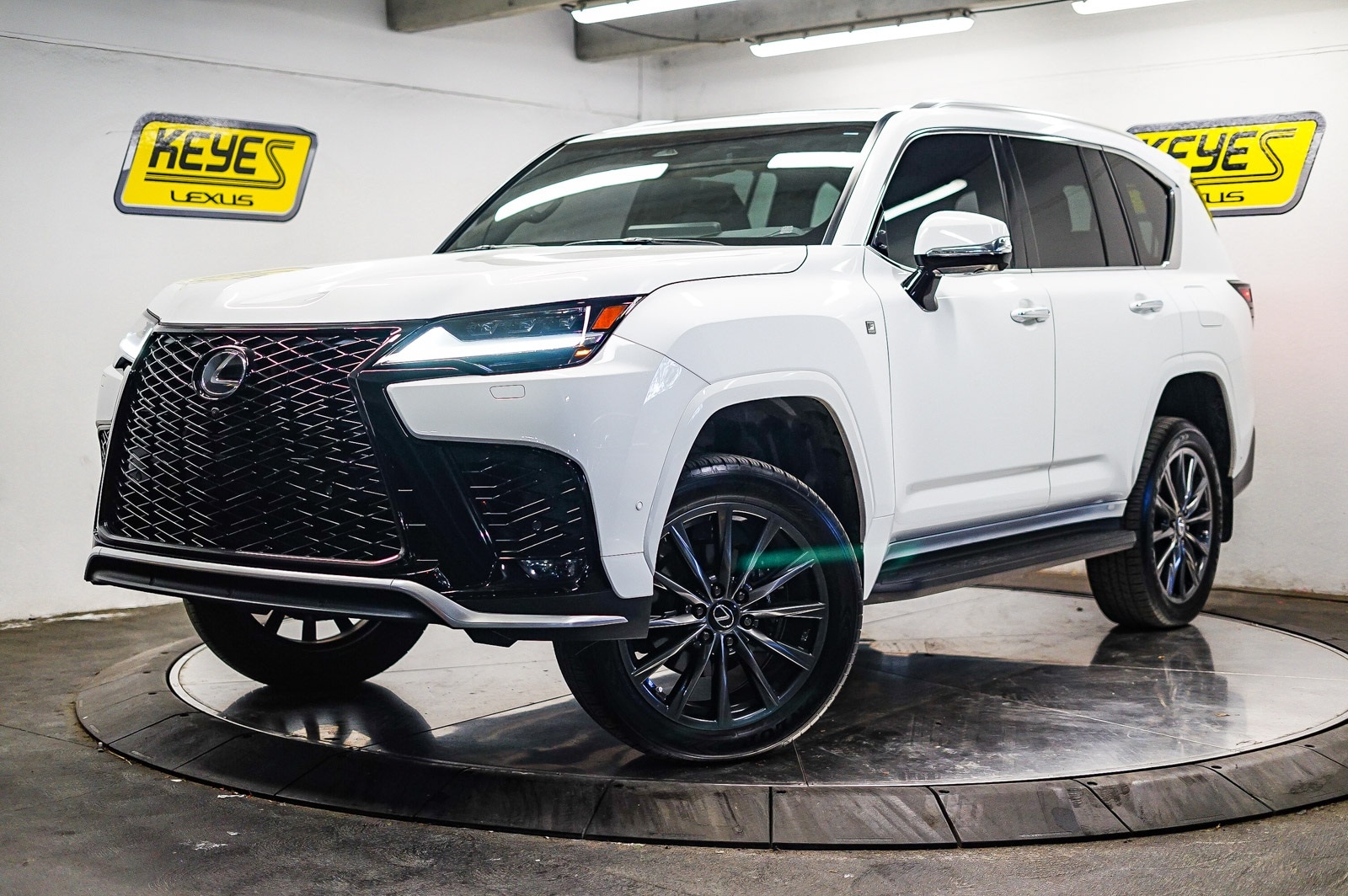 2025 Lexus LX  -
                  Van Nuys, CA