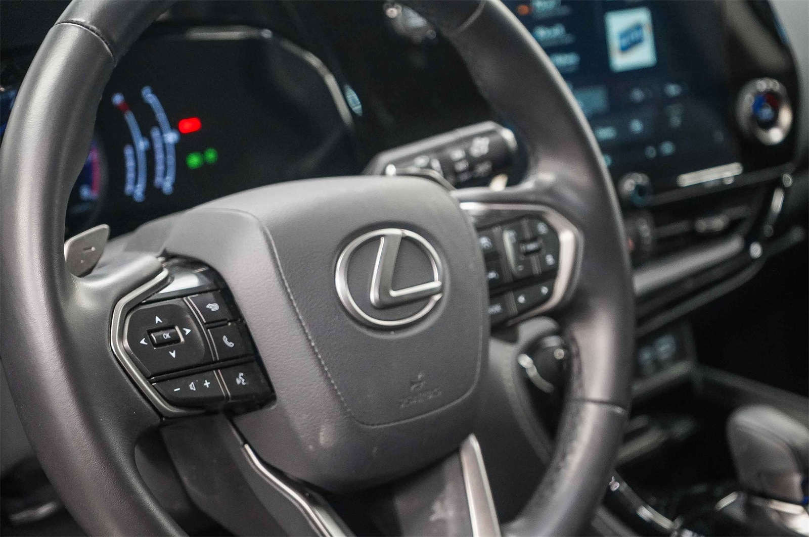 Thumbnail: 2025 Lexus ES - 20