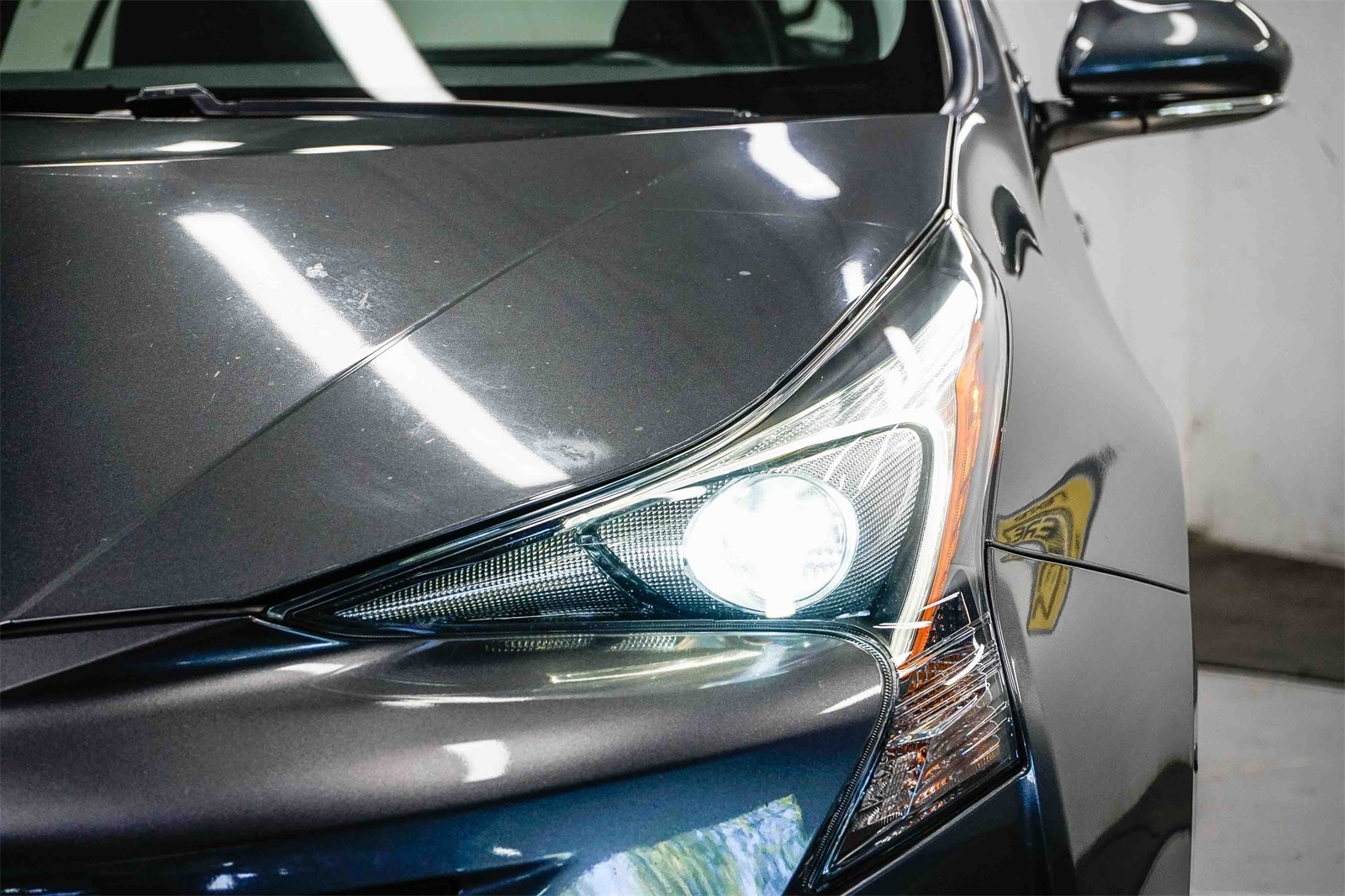 Thumbnail: 2017 Toyota Prius - 7