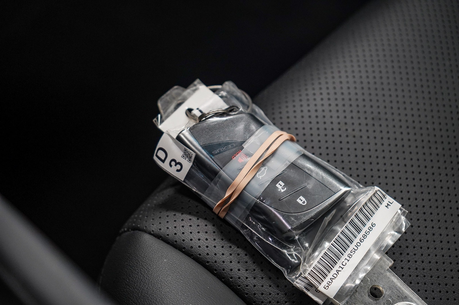 Thumbnail: 2025 Lexus ES - 29