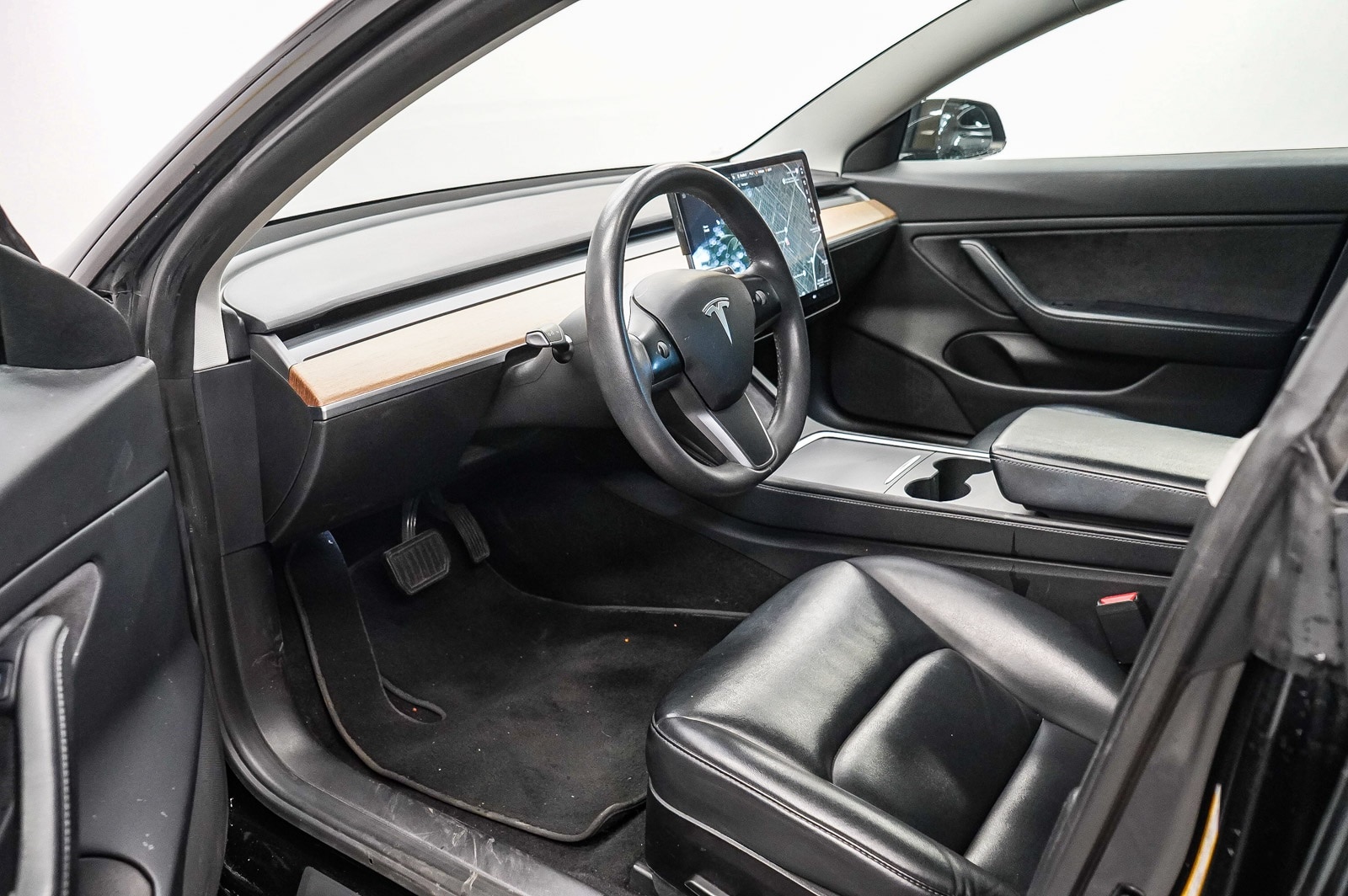 Thumbnail: 2021 Tesla Model 3 - 17