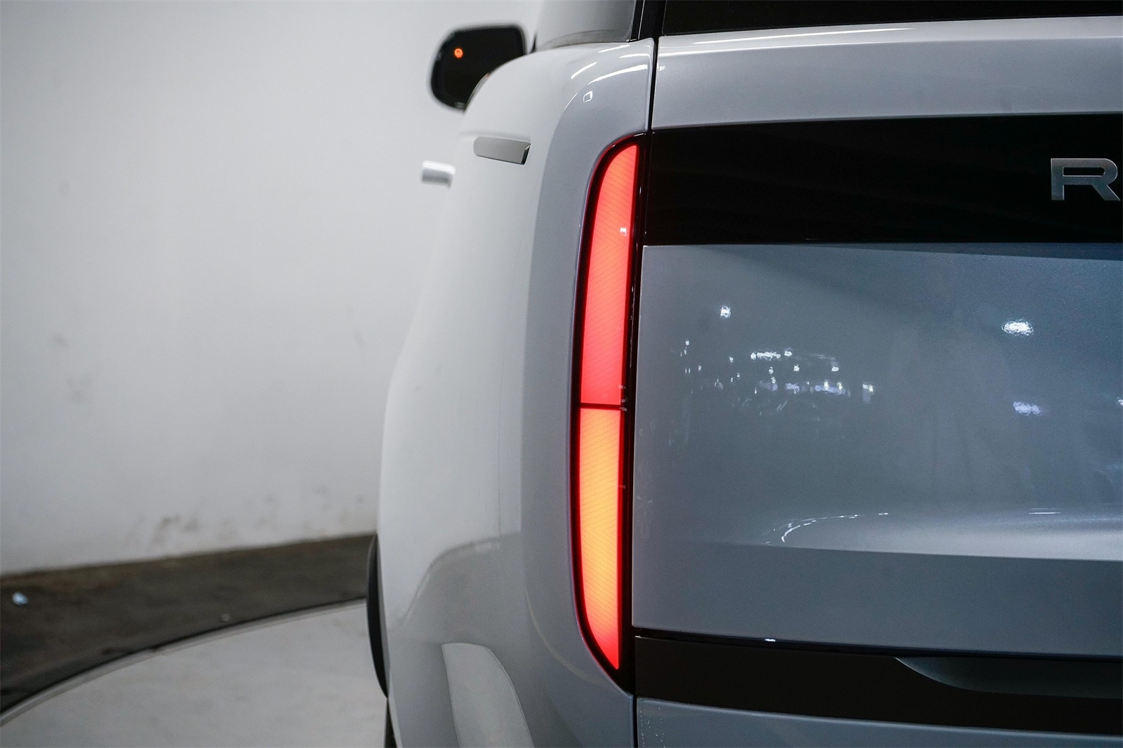 Thumbnail: 2024 Land Rover Range Rover - 9