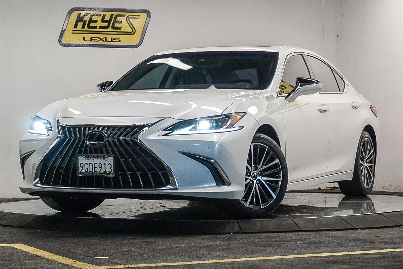 Thumbnail: 2023 Lexus ES - 1
