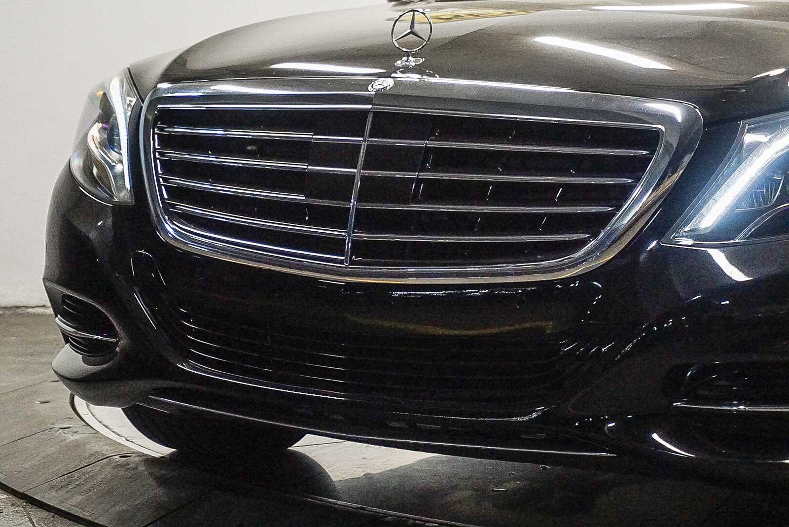 Thumbnail: 2017 Mercedes-Benz S-Class - 8